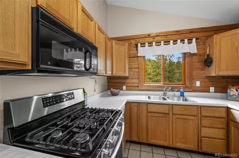 Kitchen - 310 Wendelyn Way, Boulder, CO 80302 photo 3 of 5