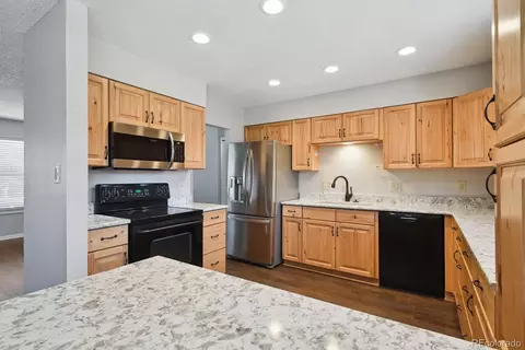 Kitchen - 7400 Easter Ln, Centennial, CO 80112 photo 3 of 8