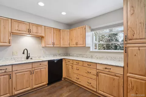 Kitchen - 7400 Easter Ln, Centennial, CO 80112 photo 2 of 8