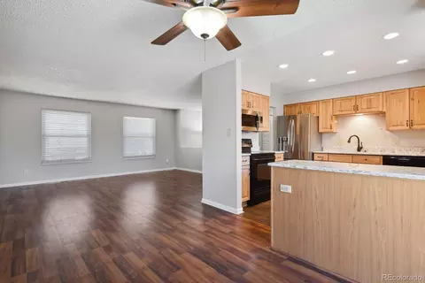 Kitchen - 7400 Easter Ln, Centennial, CO 80112 photo 7 of 8