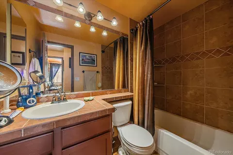 Bath - 22894 E Progress Ave, Aurora, CO 80015 photo 3 of 3