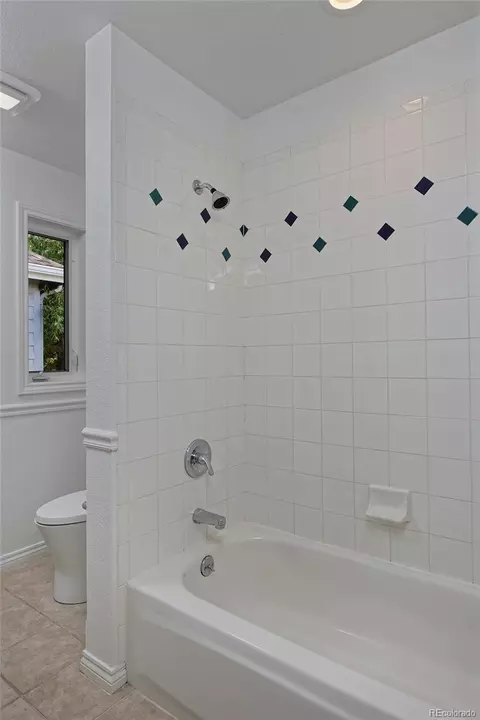 Bath - 4474 S Hampton Cir, Boulder, CO 80301 photo 6 of 7