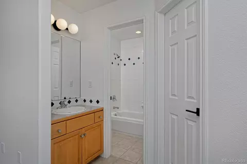 Bath - 4474 S Hampton Cir, Boulder, CO 80301 photo 5 of 7