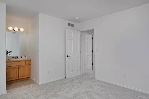 Bedroom - 4474 S Hampton Cir, Boulder, CO 80301 photo 4 of 7