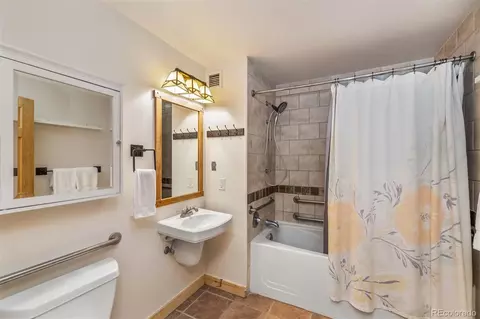 Bath - 910 Copper Rd #226, Frisco, CO 80443 photo 1 of 1