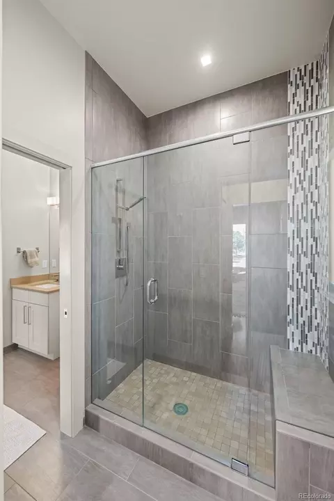 Bath - 6956 E Archer Pl, Denver, CO 80230 photo 8 of 9
