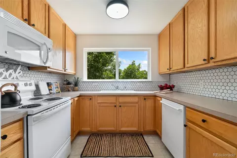 3350 Boulder Cir #201, Broomfield, CO 80023