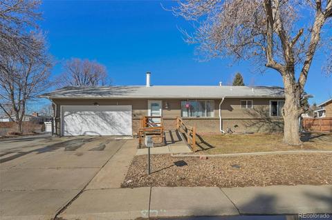 998 Nucla St, Aurora, CO 80011 photo 2