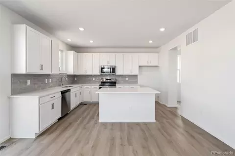 Kitchen - 47399 Magnolia Ave, Bennett, CO 80102 photo 4 of 4