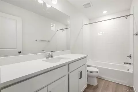 Bath - 47399 Magnolia Ave, Bennett, CO 80102 photo 3 of 3