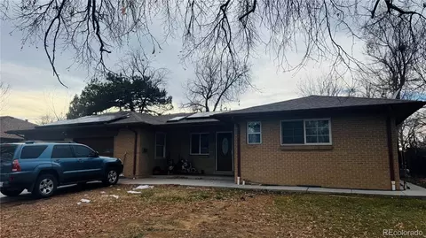 1041 Kingston St, Aurora, CO 80010