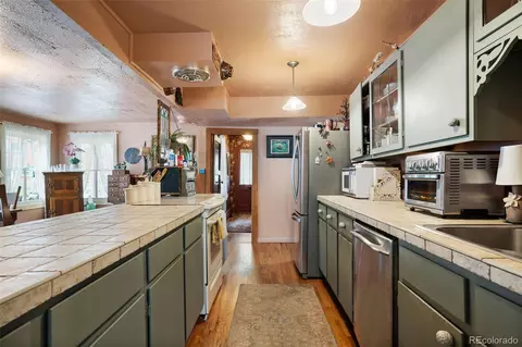 Kitchen - 715 Main St, Georgetown, CO 80444 photo 2 of 2