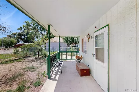 707 38th St, Evans, CO 80620 photo 4