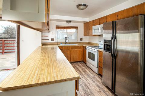 148 Madison Dr, Bennett, CO 80102 photo 3