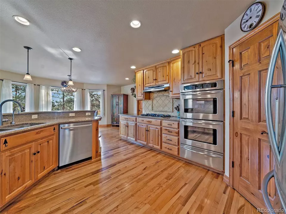 Kitchen - 5878 S Merriam Dr, Evergreen, CO 80439 photo 2 of 3
