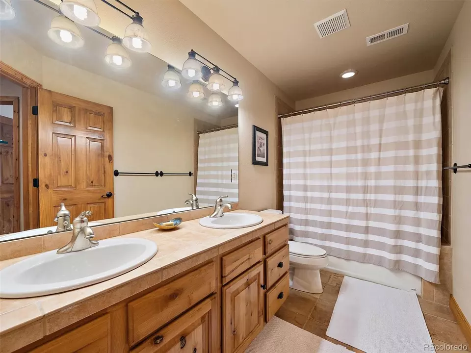 Bath - 5878 S Merriam Dr, Evergreen, CO 80439 photo 3 of 4