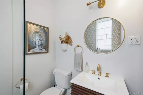 Bath - 2121 E 16th Ave, Denver, CO 80206 photo 3 of 8