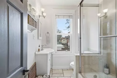 Bath - 2121 E 16th Ave, Denver, CO 80206 photo 4 of 8