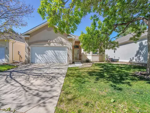 946 Champion Cir, Longmont, CO 80503