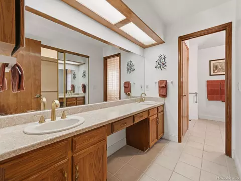 Bath - 15972 E Lehigh Cir, Aurora, CO 80013 photo 1 of 5