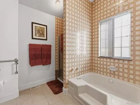 Bath - 15972 E Lehigh Cir, Aurora, CO 80013 photo 2 of 5
