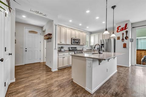 10839 E 25th Dr, Aurora, CO 80010 photo 2
