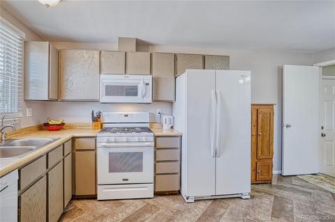 163 Madison Dr, Bennett, CO 80102 photo 10