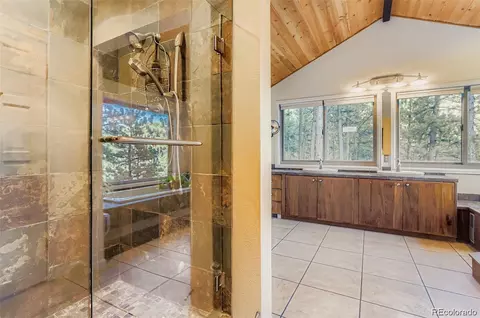 Bath - 994 Timber Ln, Boulder, CO 80304 photo 2 of 2