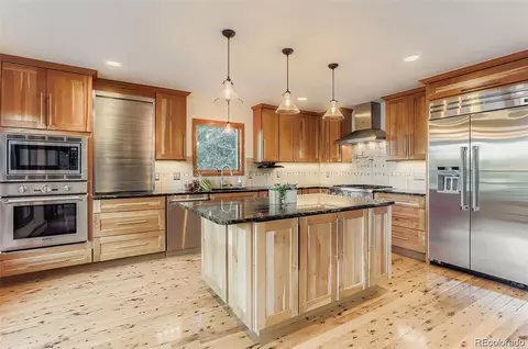 Kitchen - 994 Timber Ln, Boulder, CO 80304 photo 3 of 4
