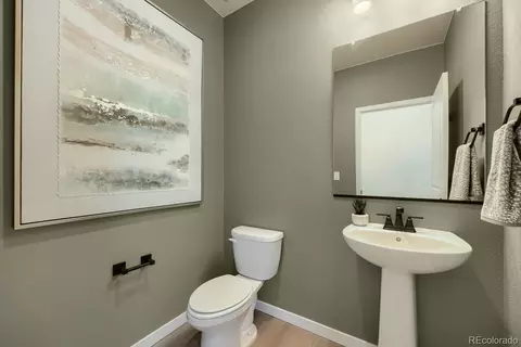 Bath - 9200 E 47th Ave #403, Denver, CO 80238 photo 1 of 3