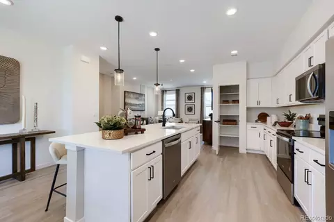 Kitchen - 9200 E 47th Ave #403, Denver, CO 80238 photo 3 of 5