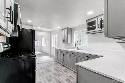 Kitchen - 637 Stuart St, Denver, CO 80204 photo 2 of 2