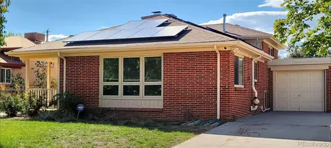 2241 Oakland St, Aurora, CO 80010