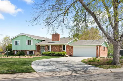 588 Newark St, Aurora, CO 80010