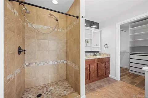 Bath - 6113 Gray St, Arvada, CO 80003 photo 4 of 5