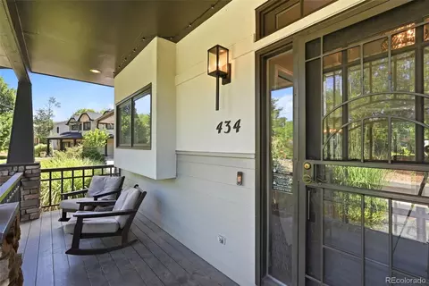 Exterior - 434 E Lake Pl, Littleton, CO 80121 photo 2 of 8