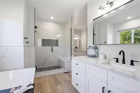 Bath - 434 E Lake Pl, Littleton, CO 80121 photo 3 of 7