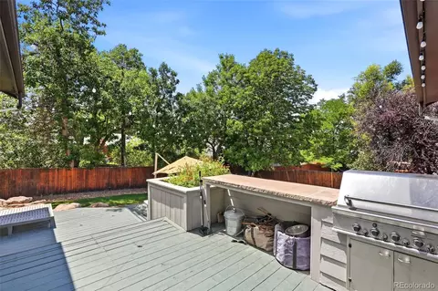 Exterior - 434 E Lake Pl, Littleton, CO 80121 photo 3 of 8