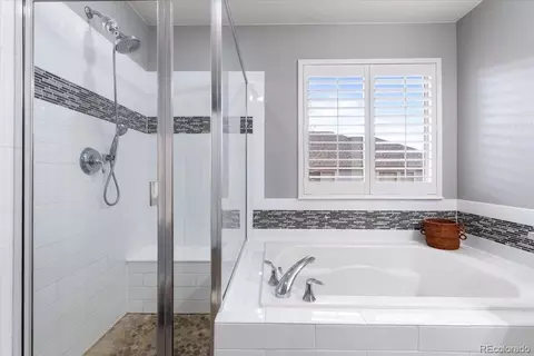 Bath - 26964 E Quarto Pl, Aurora, CO 80016 photo 4 of 5