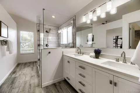 Bath - 19091 E Chenango Cir, Aurora, CO 80015 photo 1 of 6