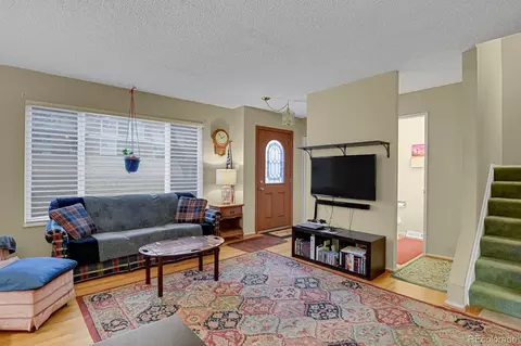 562 S Xenon Ct, Lakewood, CO 80228