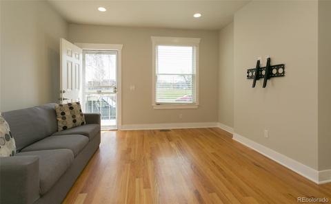 3045 Curtis St, Denver, CO 80205 photo 4