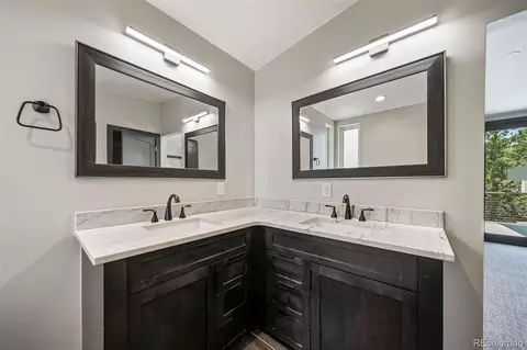 Bath - 1400 Lodge Ln, Boulder, CO 80303 photo 5 of 6