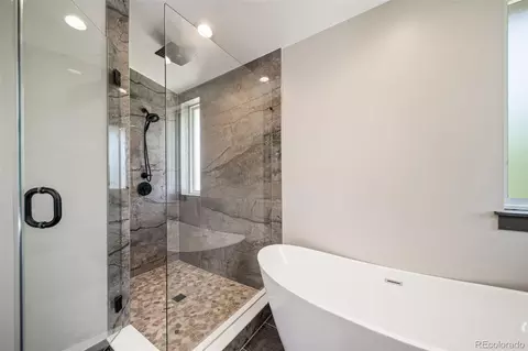 Bath - 1400 Lodge Ln, Boulder, CO 80303 photo 6 of 6