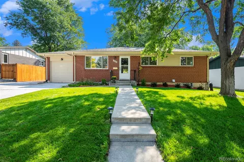 5936 Urban St, Arvada, CO 80004
