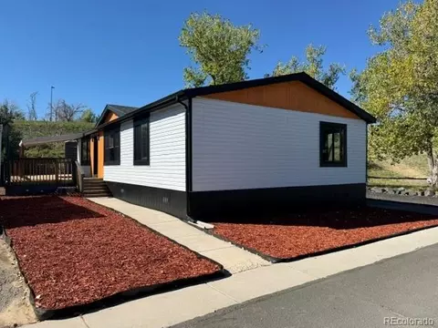 1645 Eisenhower Way, Aurora, CO 80011