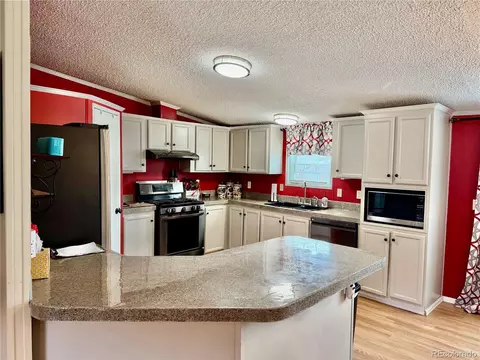 10556 Bald Eagle Cir, Longmont, CO 80504 photo 3