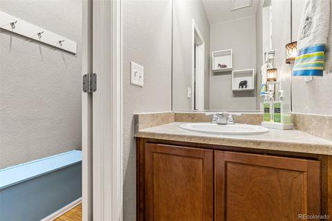 25461 E 2nd Pl, Aurora, CO 80018 photo 18