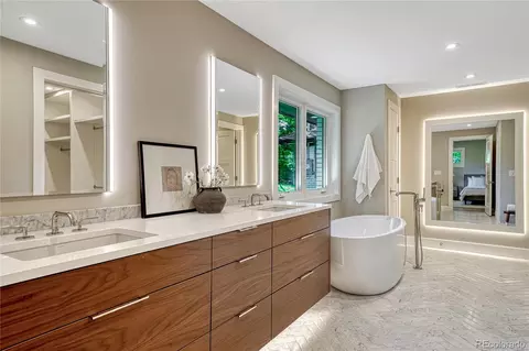 Bath - 3080 E Flora Pl, Denver, CO 80210 photo 2 of 7