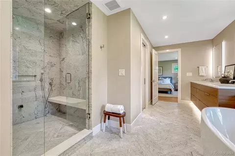 Bath - 3080 E Flora Pl, Denver, CO 80210 photo 3 of 7